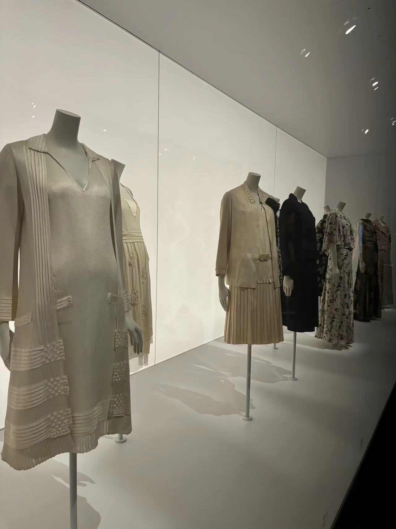 嘉柏丽尔·香奈儿中国首个作品回顾展登录申城,亮出鲜明的“时尚宣言”