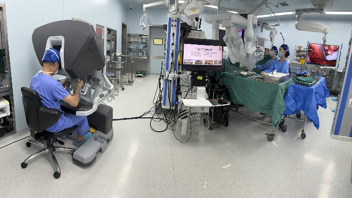 曾接受过4次腹部手术如今又患肿瘤，市一医院多学科联合实施机器人手术解难题