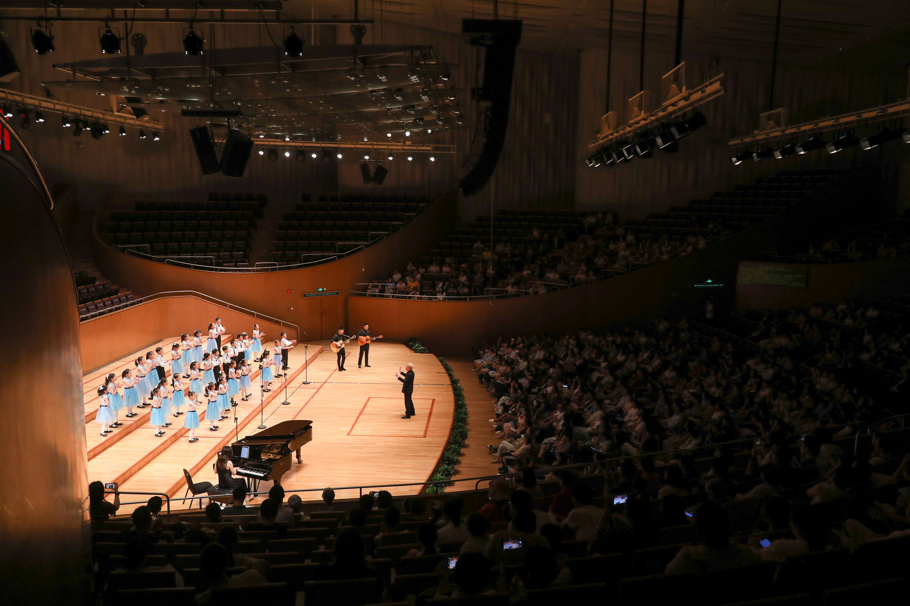 歌声为伴联结世界文化,东艺童声合唱团5周年唱响市民音乐会