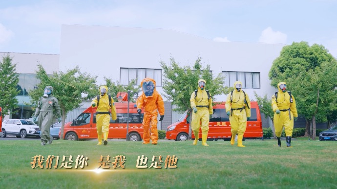 当警报响起，我们攥指成拳、凝心聚力，共护美丽家园，共筑强大国防！