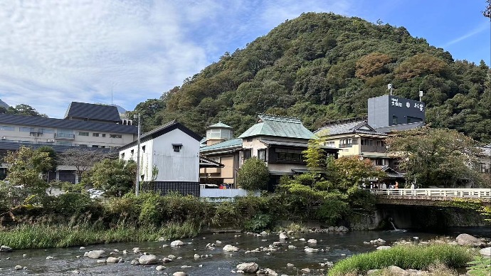 日本东海道温泉，寻常中有高蹈的雅趣 | 王士跃