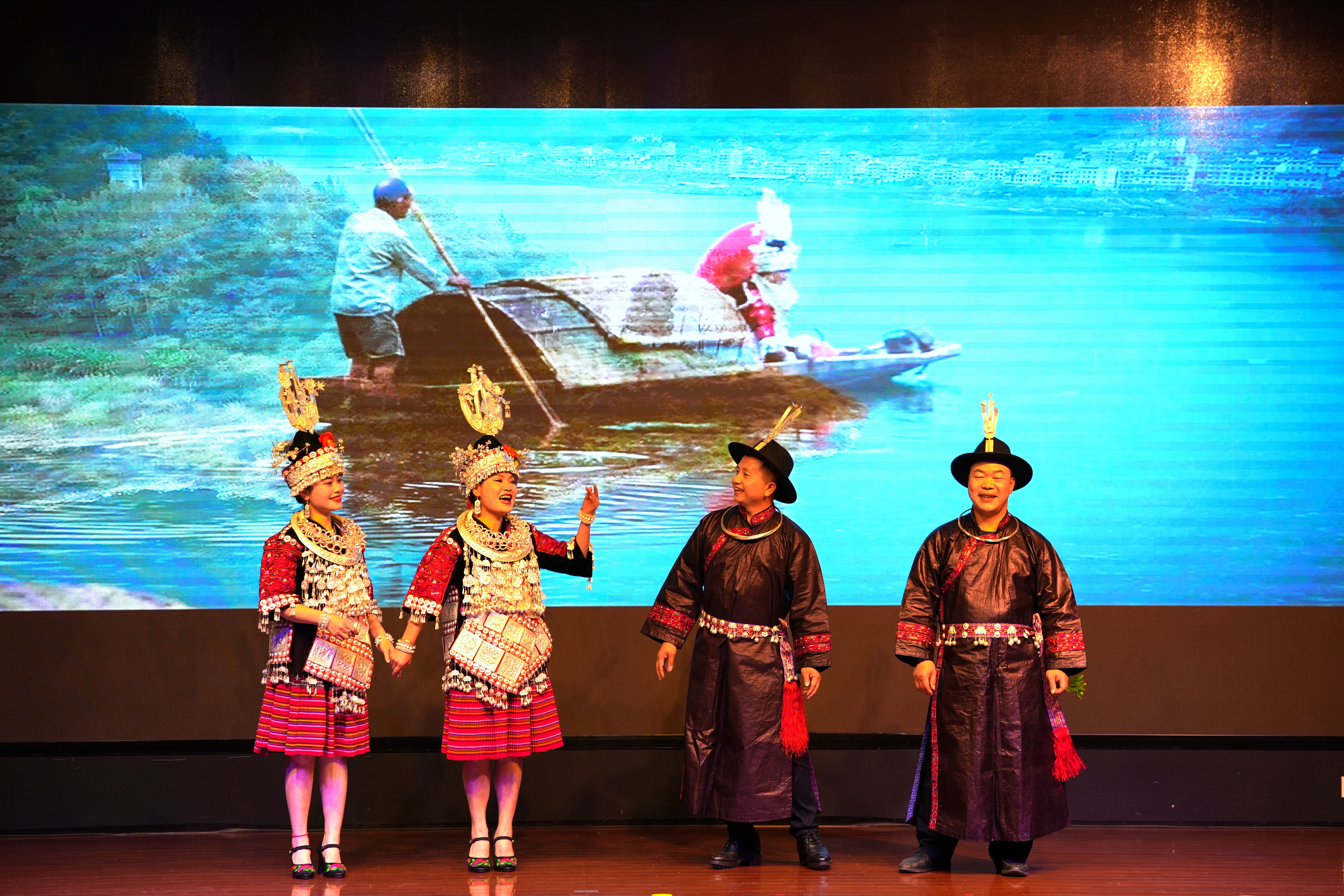 来自贵州的苗族飞歌飞进上海真如社区