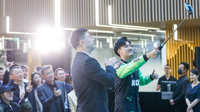 中国科技力量闪耀F1赛场：商汤科技携手周冠宇备战佳绩