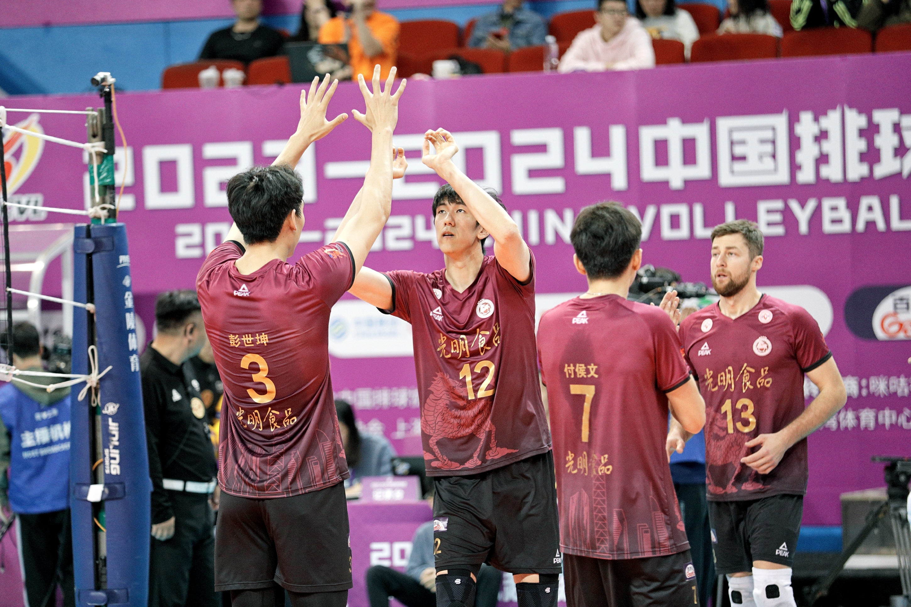 还是3比0京沪对决几无悬念上海男排离第17个冠军仅一步之遥