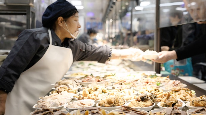 从“吃饱”到“吃好”，社区食堂三餐顿顿不重样