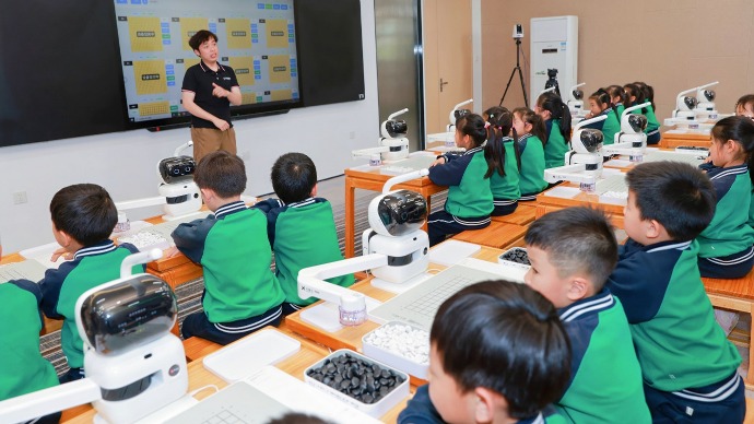 AI教具走进校园，“元萝卜围棋智能教室”落户上海明强小学