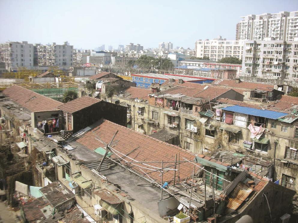 更新改造前的杨浦区长白新村街道工人新村228街坊.