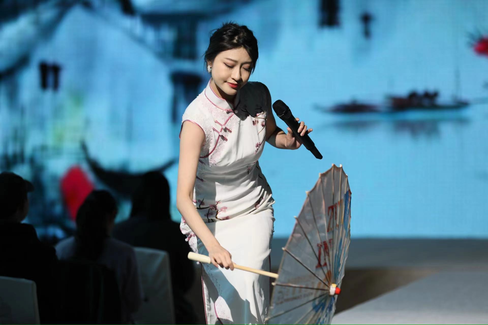 穿马面裙看戏曲演出这个演出季国风要素满满