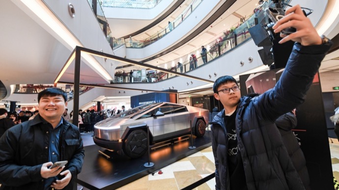 Cybertruck正式亮相上海