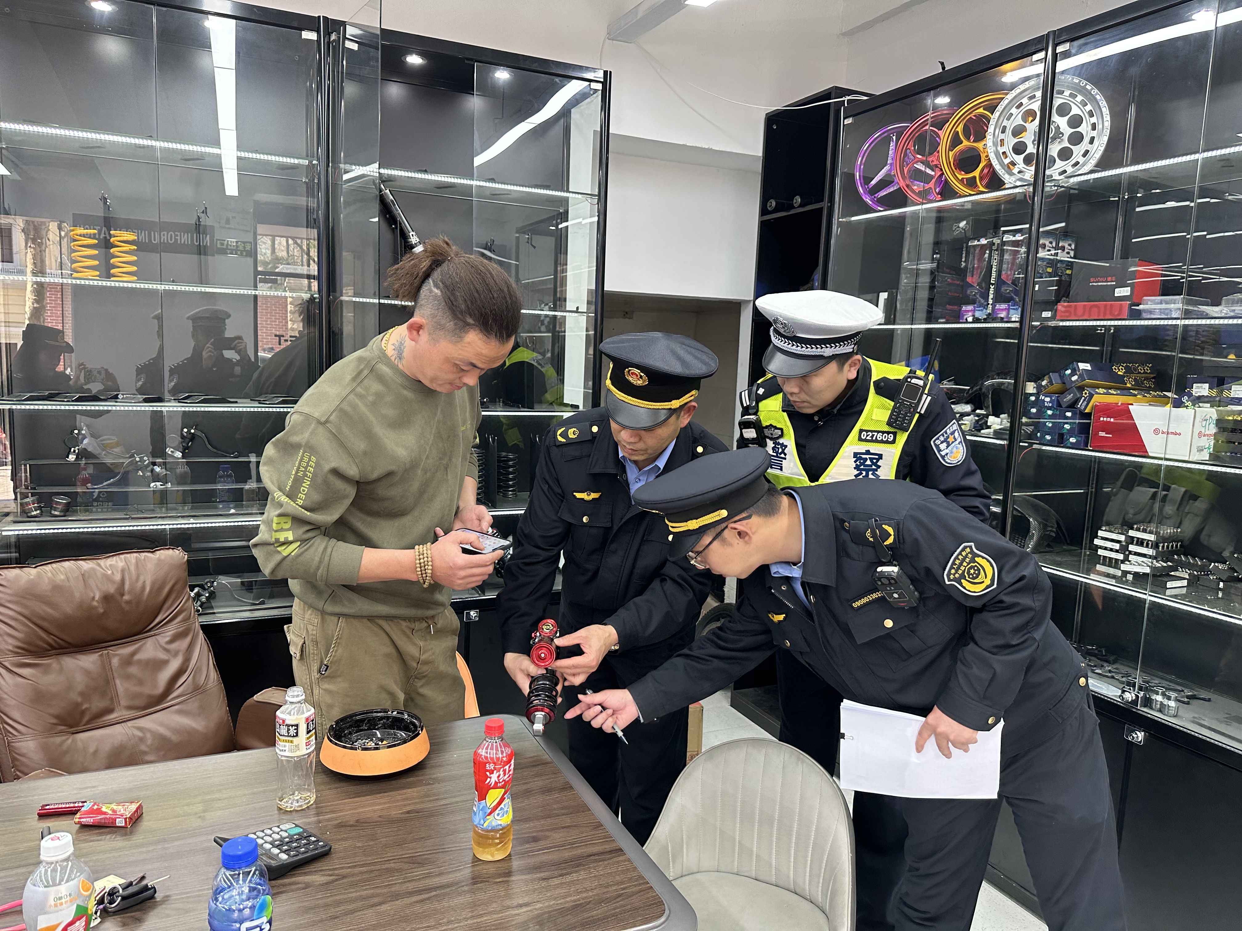 电动自行车警员
管吗（电动自行车会被抓拍吗）《电动自行车警察管不管》