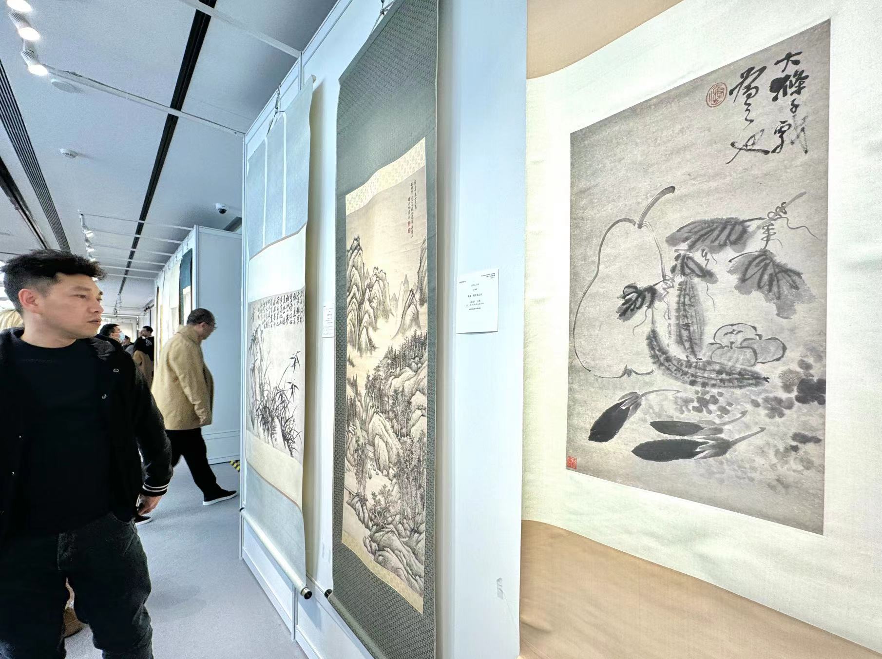 苏富比2024年香港拍卖开拍在即，过百件收藏珍品亮相中国内地巡展现场_文汇