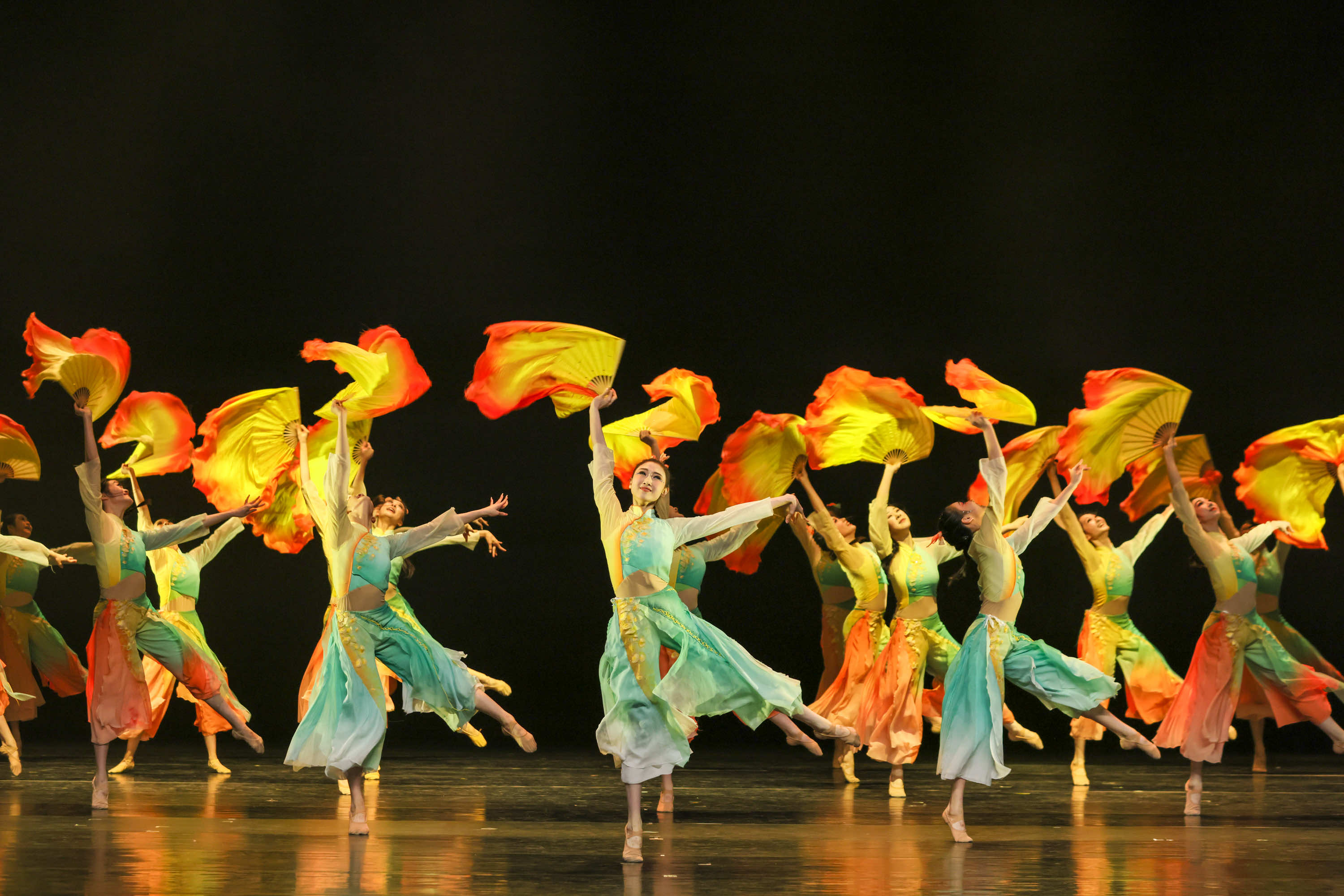 推新人,出新作,第七届上海舞蹈新人新作展演舞动申城