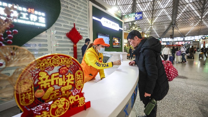 新春走基层 | 00后东华“小甜橙”们“橙”心“橙”意守护春运返乡路