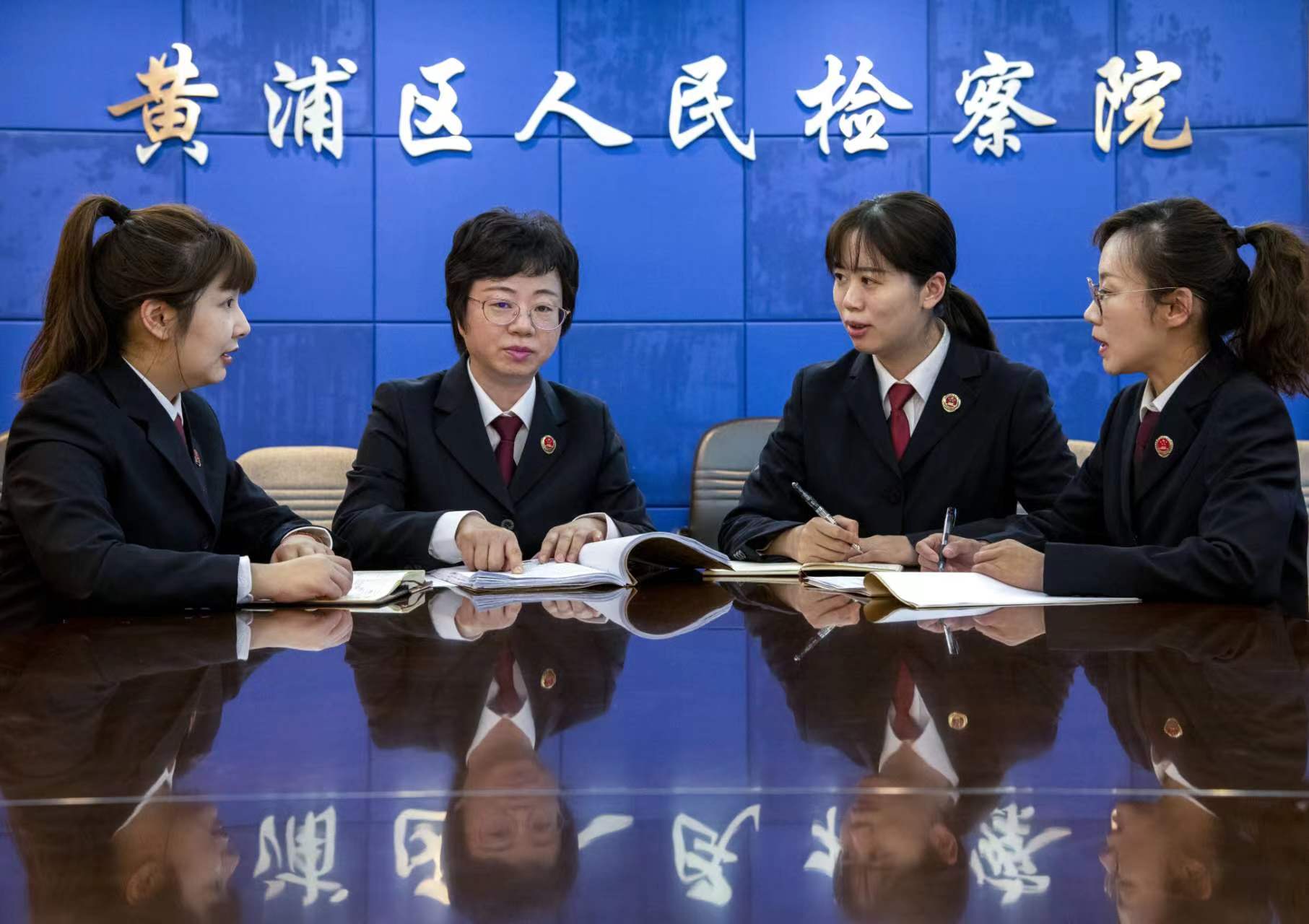 莫阿姨”办案坚守“一个孩子都不能少”_文汇