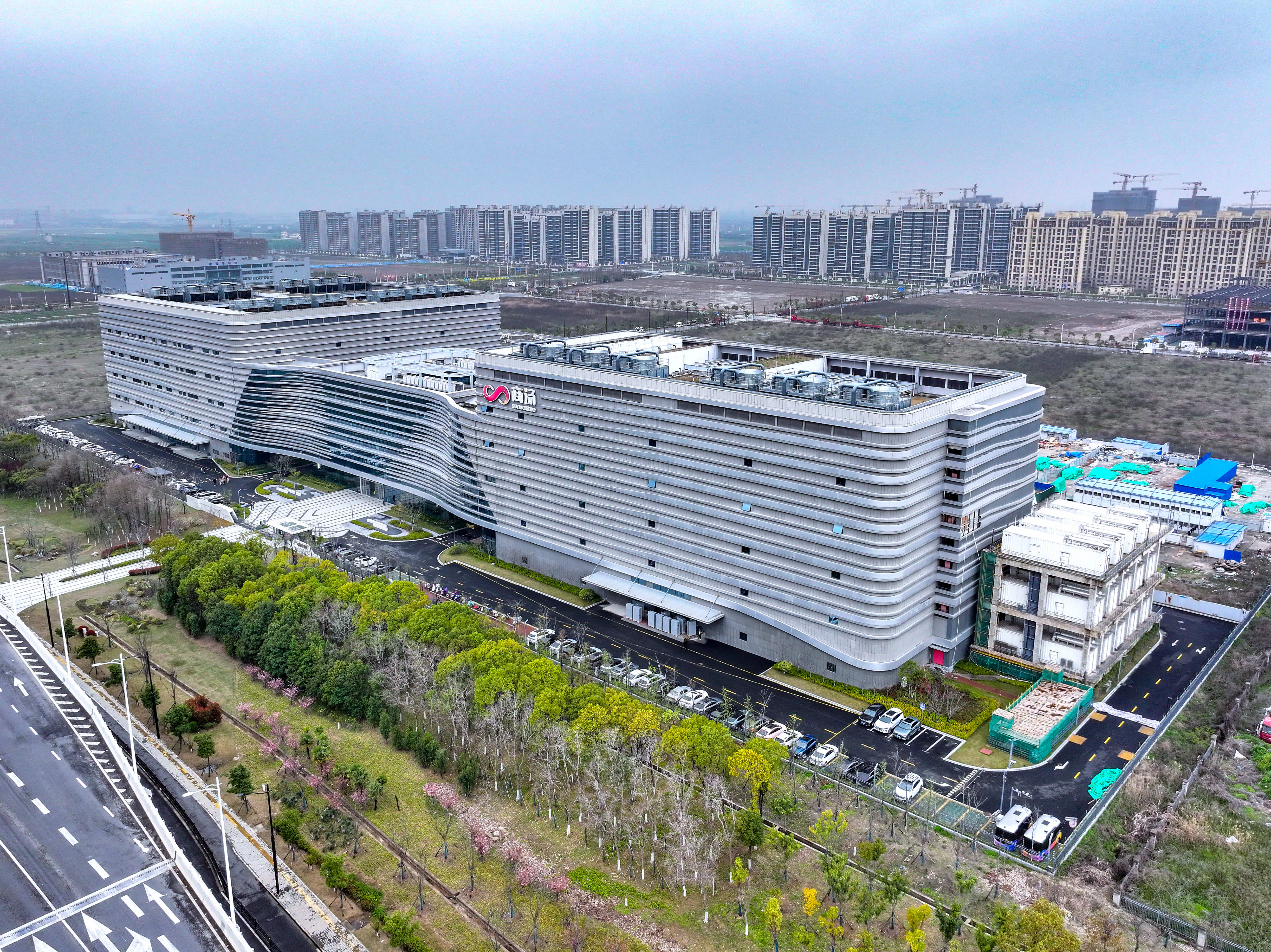 以"坚持原创,让ai引领人类进步"为使命,人工智能软件公司商汤科技长期