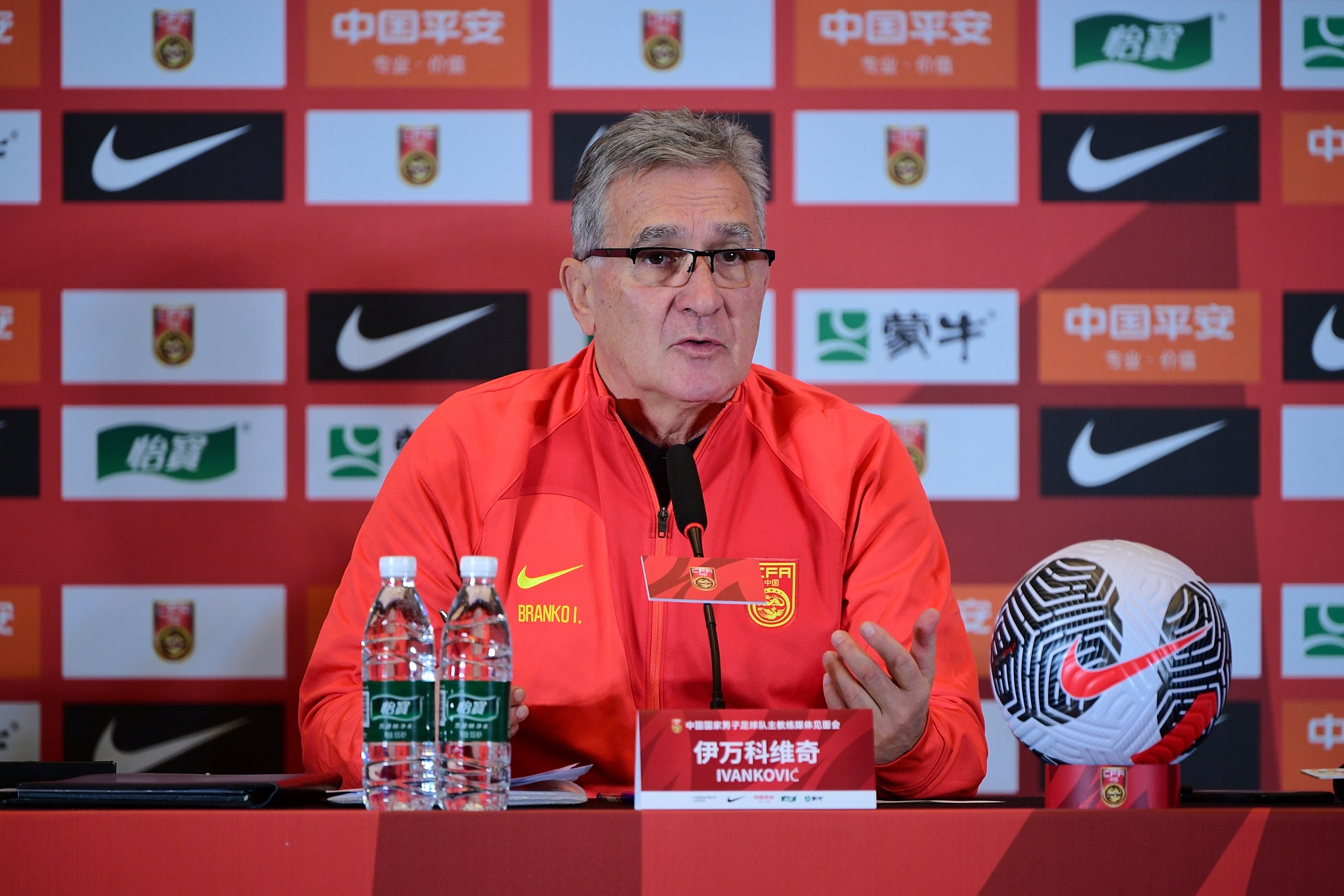 召入五新人与四归化吴曦谭龙落选伊万科维奇首次选人动作不小