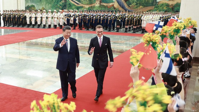 习近平同芬兰总统斯图布会谈