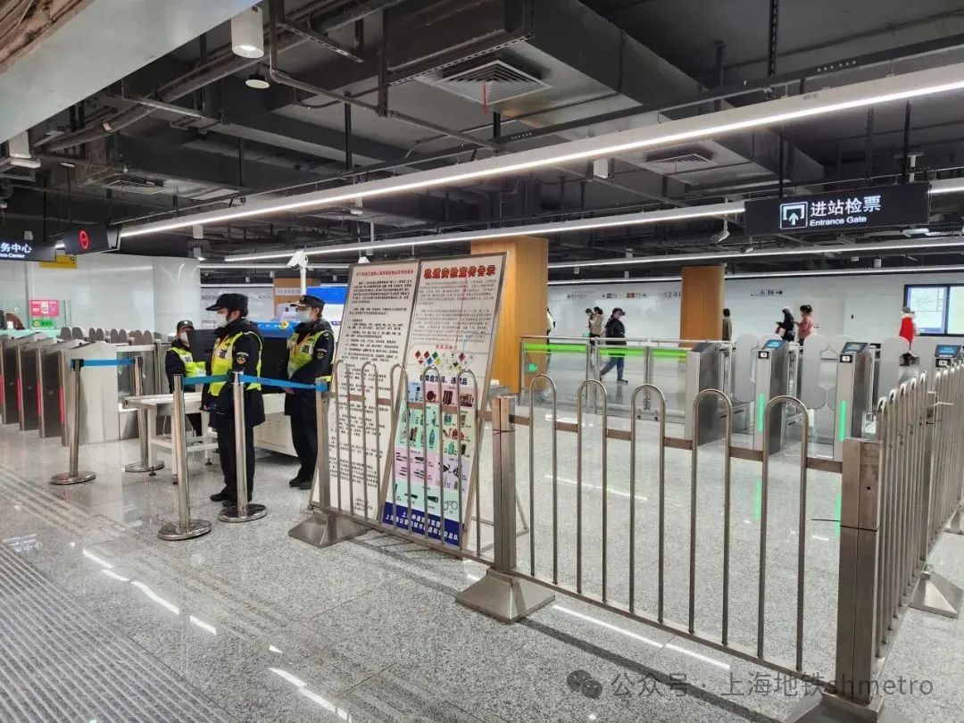 静安寺站214号线换乘通道连通口开通