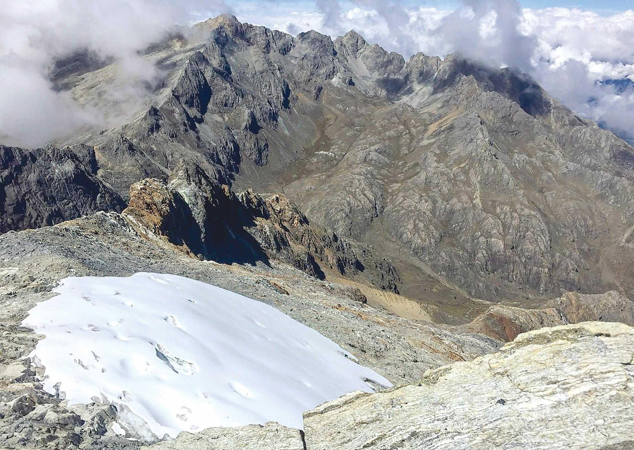 白色雄鹰”消失不见，委内瑞拉和斯洛文尼亚成为最先失去冰川的两个国家，未来该如何守护冰川活化石？_文汇