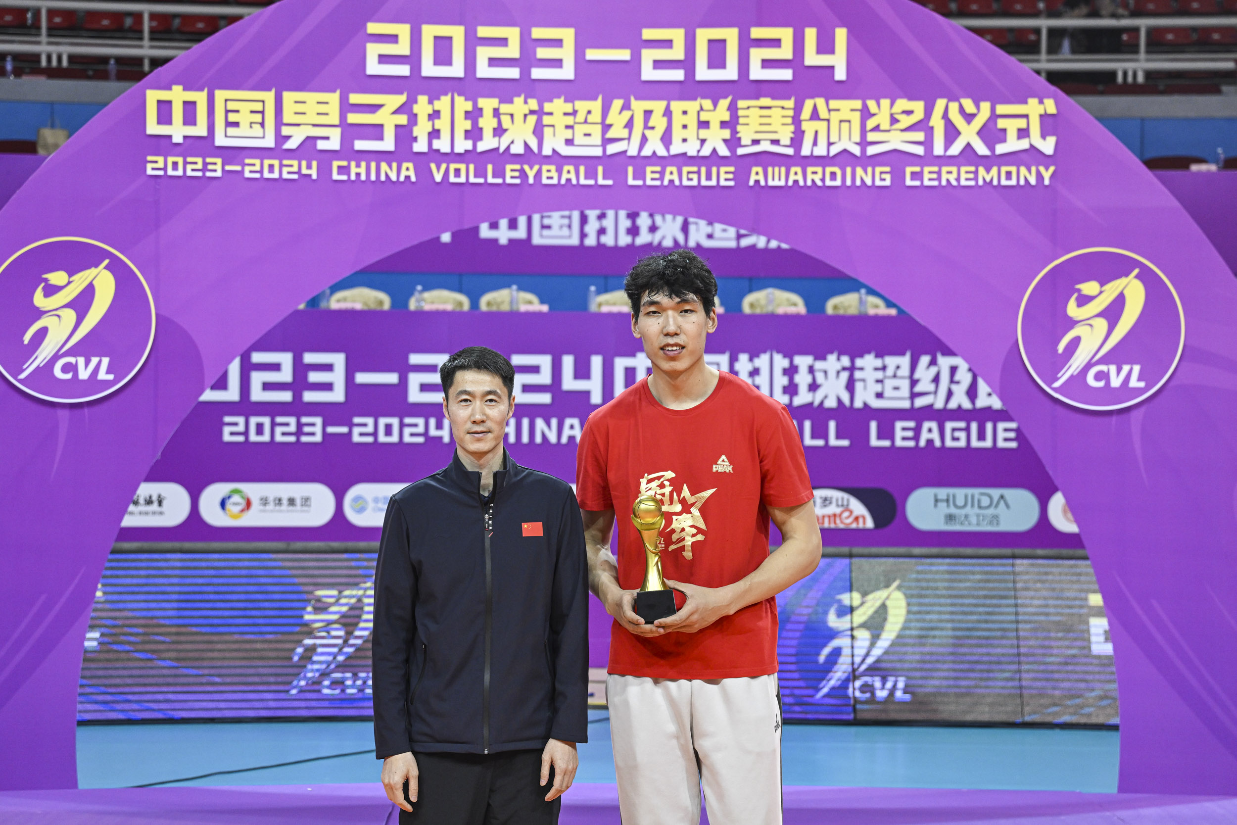 最强阵收获完美赛季上海男排夺冠水到渠成