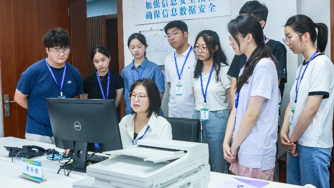 平行志愿如何投档？8名考生代表零距离接触上海高招录取“CPU”