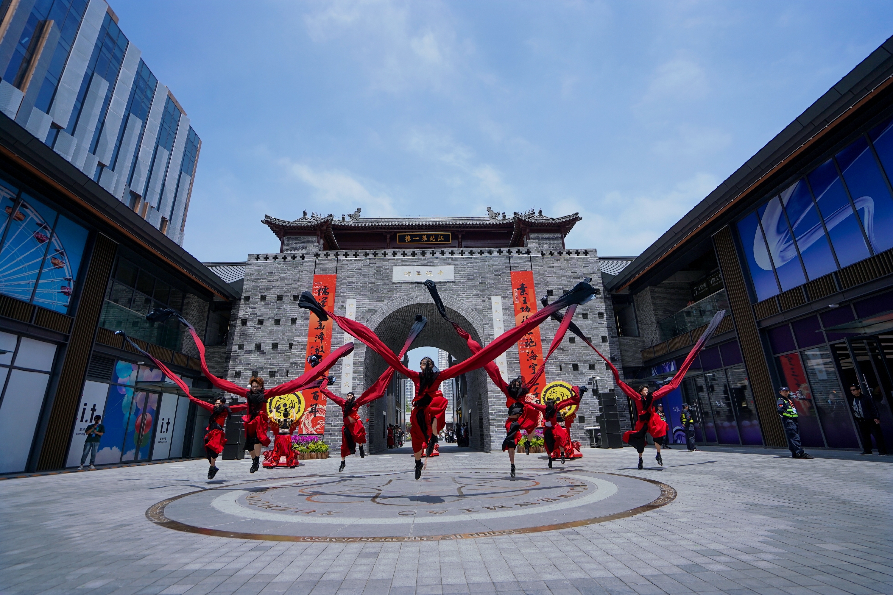 国潮汉风融入时尚街区,徐州"彭城七里"再添旅游新地标