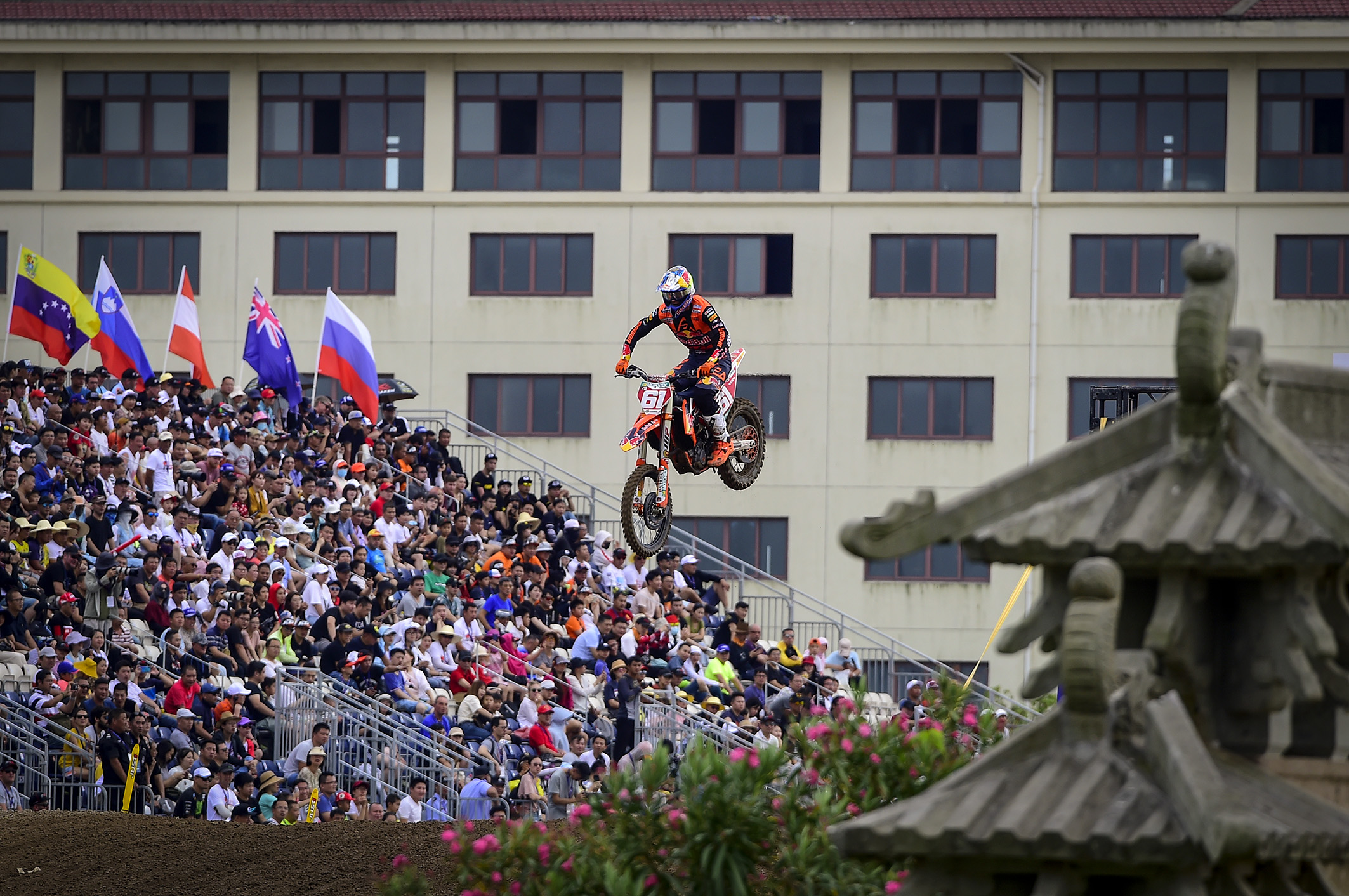 f1与mxgp梦幻联动,世界摩托车越野锦标赛9月回归申城