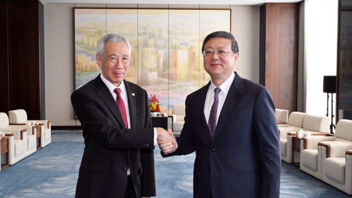 陈吉宁会见新加坡国务资政李显龙