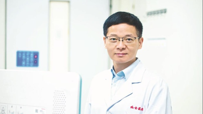 探路新质生产力·智慧工匠/领军先锋风采|瑞金医院超声医学科主任周建桥：十年磨一剑打造“超声+AI魔方”