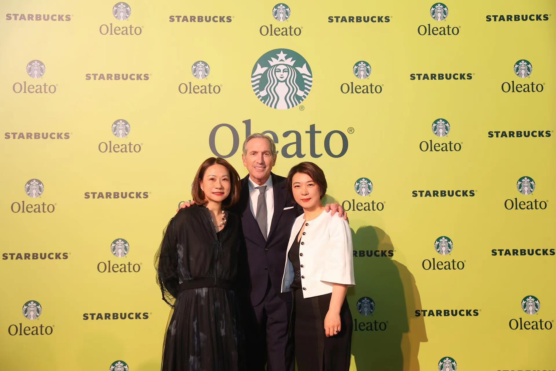 相距两公里一天三场顶流活动刷新纪录上海首发经济这样