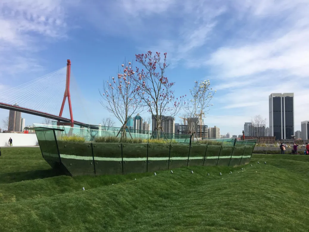 点燃夏日多巴胺来杨浦滨江开启城市艺术之旅