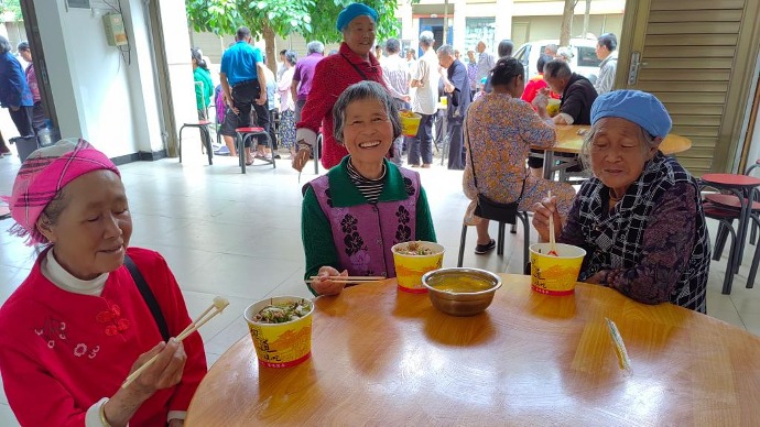 锚定现代化 改革再深化｜用心用情托起“朝夕美好”——云南文山州健全“一老一小”关爱服务机制