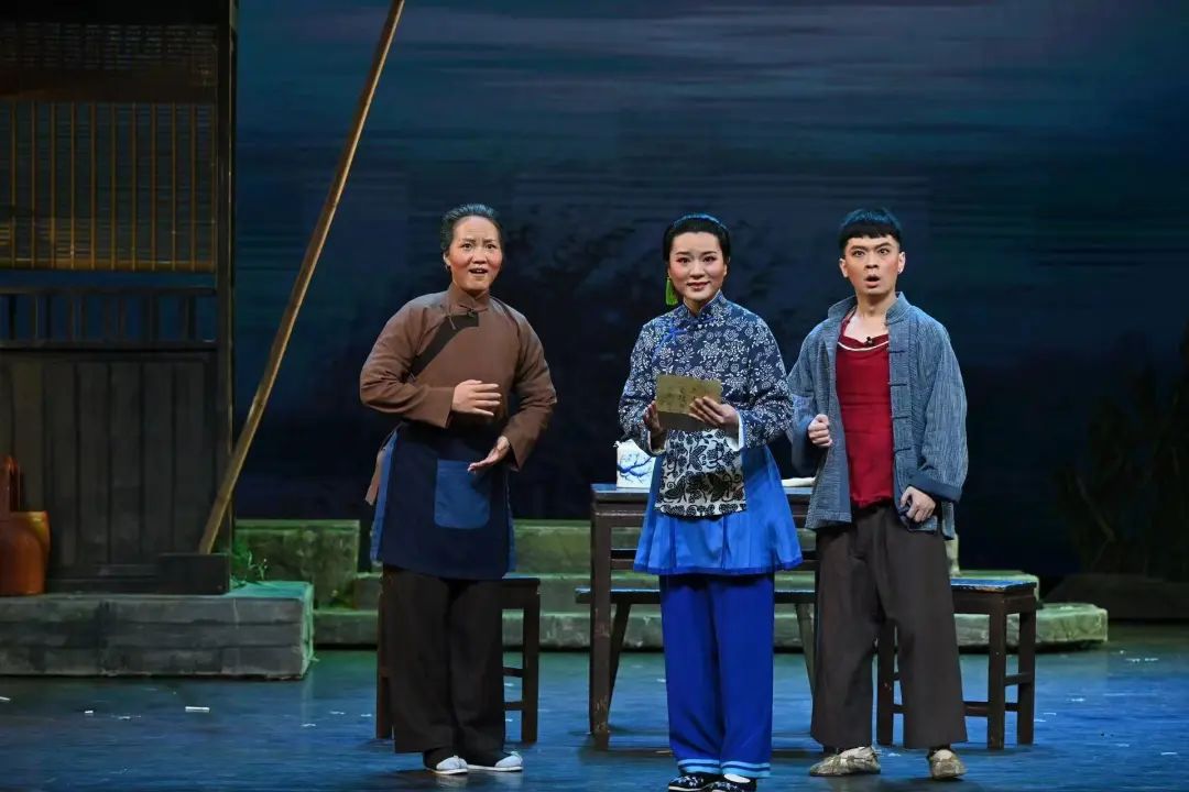 老带新助力青年演员成长传承版芦荡火种在上海天蟾逸夫舞台正式上演